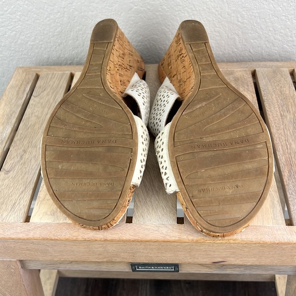 Dana Buchman Leather Perforated Wedge Cork Heel Sandals White Size 9.5 - Picture 10 of 11